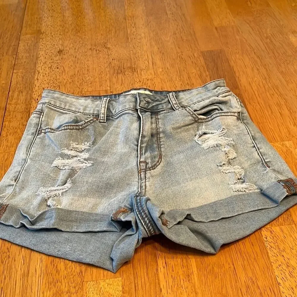 Pacsun High Rise Super Stretch Shortie shorts, size 25.